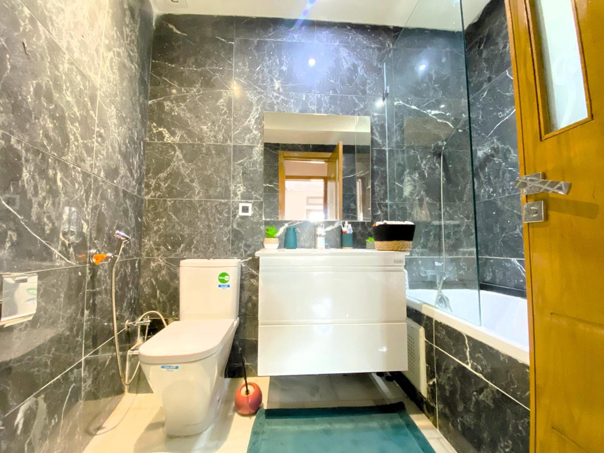 Cosy And Sunny - Private Rooftop - Near Train & Tramway Appartement *